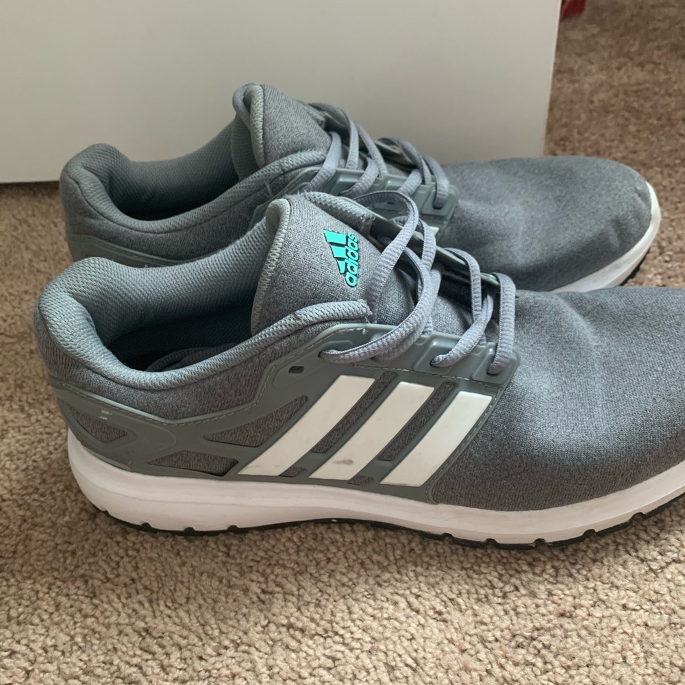 Last day of sale!Adidas Sz 11 Running Shoes 🏃‍♀️
